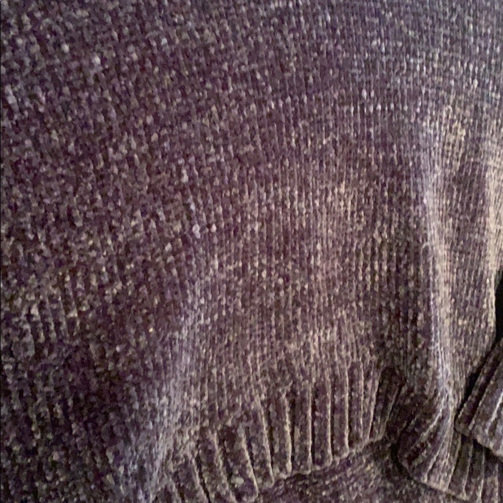 Fuzzy Cropped Sweater - Picture 2 of 4